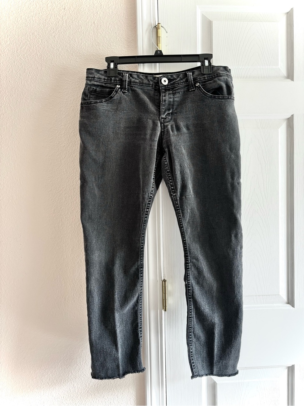 No Boundaries Women’s Off Black Denim Straight Leg Stretch Waist 33